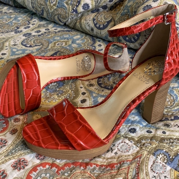 Vince Camuto Sathina Heels - Picture 3 of 12